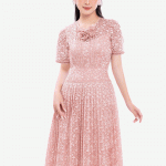 Đầm ren hồng xòe tùng xếp ly đính hoa